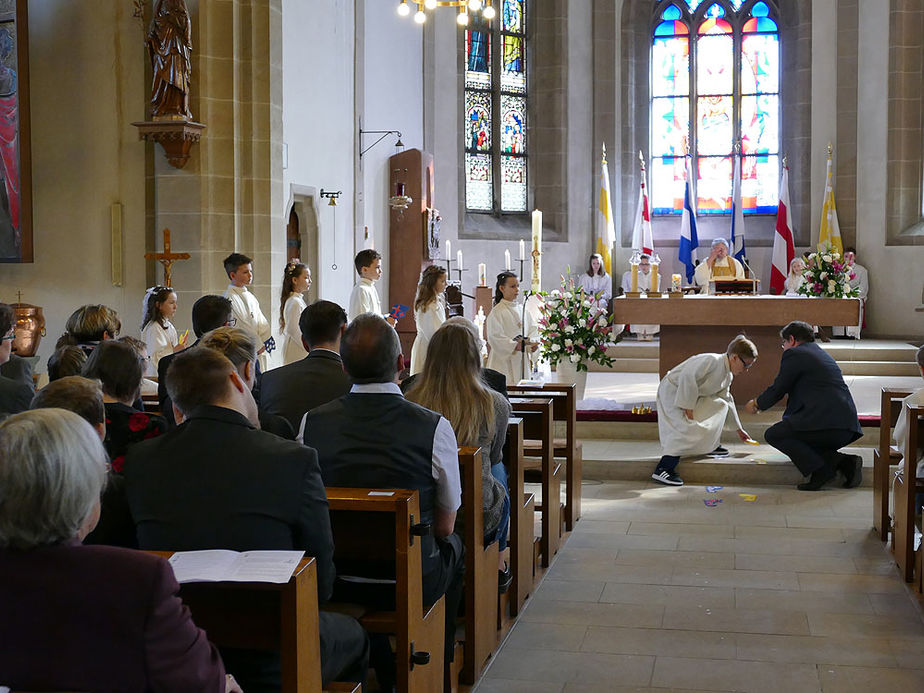 Feier der 1. Heiligen Kommunion in Sankt Crescentius (Foto: Karl-Franz Thiede)